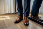 Các tiêu chí chọn giày da nam để có đôi giày lên chân ưng ý;